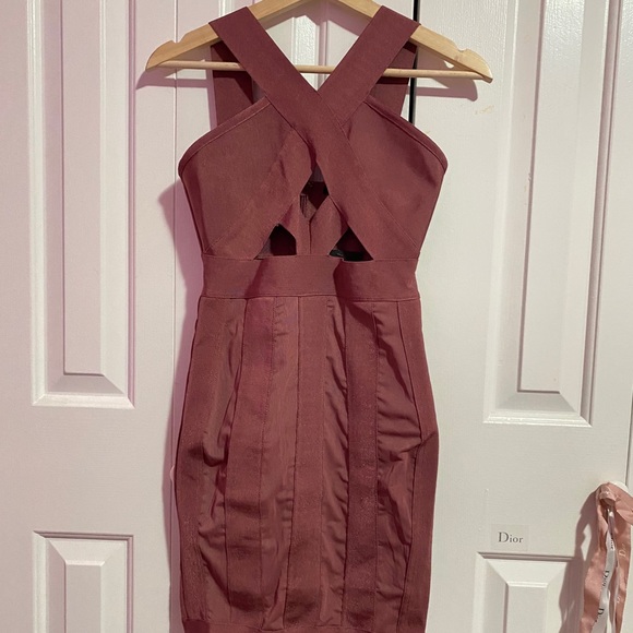 FASHION NOVA The ultimate switch up dress - Picture 3 of 7